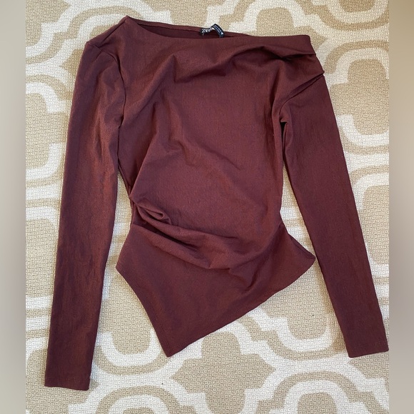 Zara Dark Red/Burgundy Asymmetrical Long Sleeve Top - Picture 2 of 2